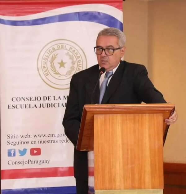 AUDIO: Para Casañas Levi, un juez no puede pronunciarse sobre la devolución de sus fueros a tres senadores - Periodísticamente - ABC Color