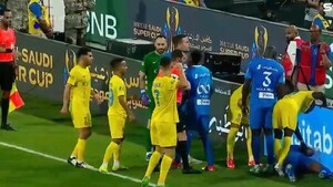 Cristiano Ronaldo fue expulsado y luego amagó con pegarle al árbitro