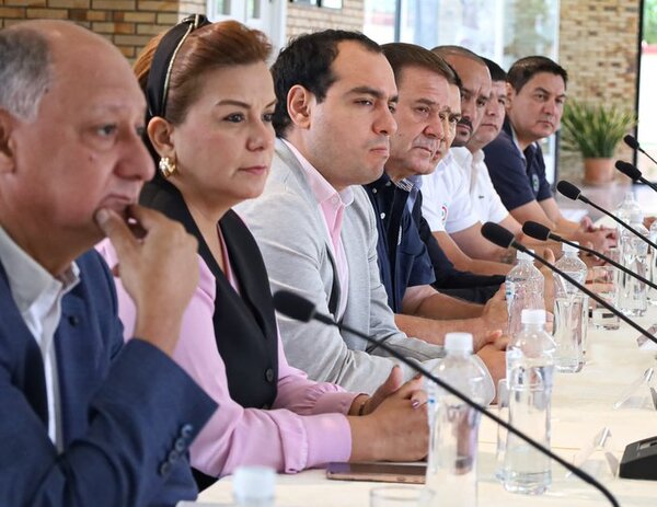 Santi aseguró que Arancel Cero «está blindado» en reunión con intendentes