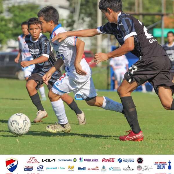 Sub 13: Libertad sigue al mando - Fútbol - ABC Color