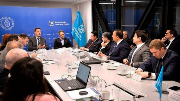 Canciller dice que espera propuesta argentina sobre peaje en la hidrovía