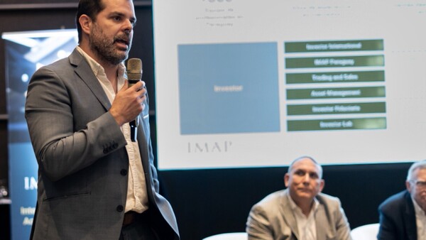 Holding especialista en compra y venta de firmas arriba al país