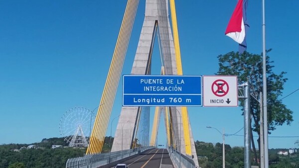 Inician campaña para que el Puente de la Integración se abra al turismo