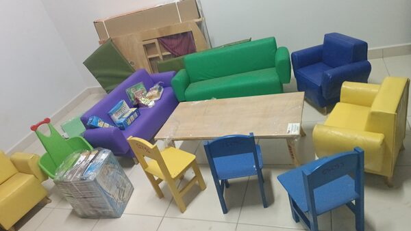 Reciben mobiliarios para futuros espacios infantiles en Franco - La Clave