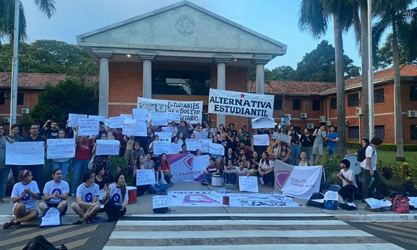 Ante protestas de universitarios por el arancel cero UNA declara el cese de actividades