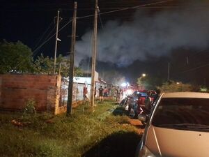 Presunta fuga de gas de garrafa causa incendio en vivienda de Concepción