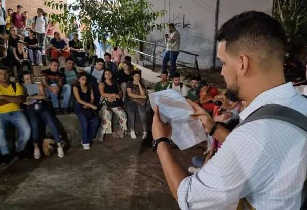 Universitarios de Carapeguá van al paro y exigen garantizar fondos para el Arancel Cero - Nacionales - ABC Color
