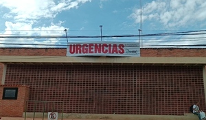 Hallan a joven con orden de captura tirado en la calle con heridas por arma blanca