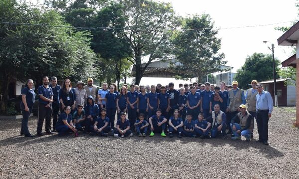 Realizan charlas en escuelas sobre importancia de prevención contra el dengue