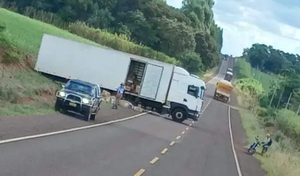 Entre 20 asaltan trasportadora, llevan camión y tras balacera dejan el botín - Noticiero Paraguay