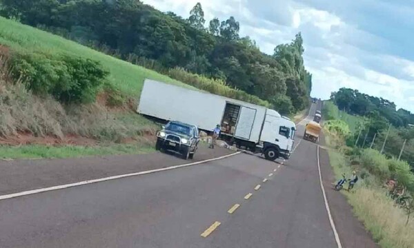 Nuevo golpe de piratas del asfalto: Asaltantes interceptan camión de transportadora en Canindeyú – Prensa 5