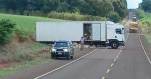 Delincuentes interceptan camión con mercaderías en Canindeyú