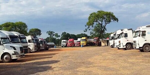 Camioneros bolivianos habrían fallecido debido a problemas de salud que empeoraron por el intenso calor - Megacadena - Diario Digital
