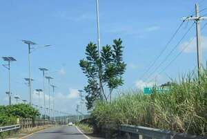 Carapeguá: preocupación por baches en ruta PY01 y malezas en franja de dominio del MOPC - Nacionales - ABC Color