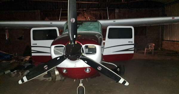 La Nación / Brasil interceptó avioneta con carga de cocaína procedente de Paraguay
