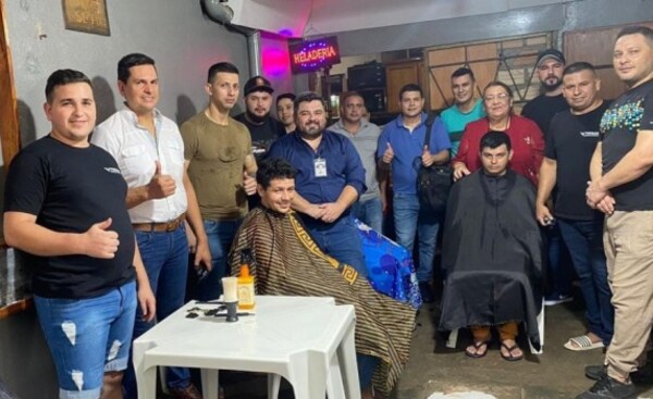 CDE: Quince reos participan de curso de barbería y peluquería