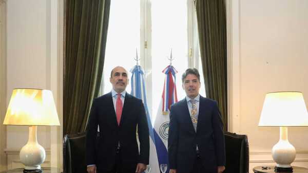 Argentina y Paraguay dialogan sobre la hidrovía y Yacyretá