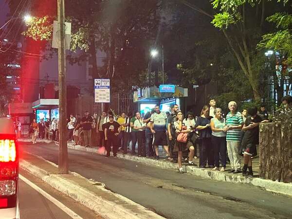 Siguen reguladas de autobuses pero no existe sanción - Economía - ABC Color