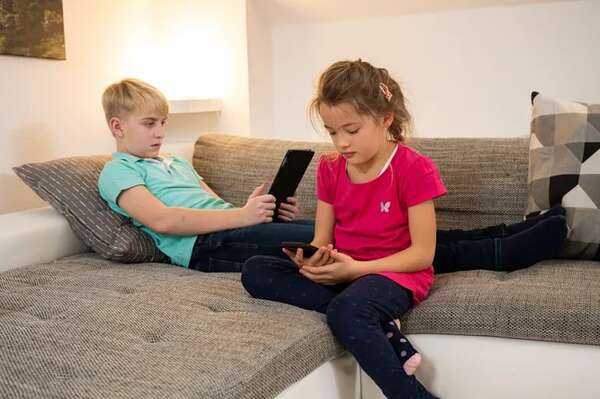Firman polémica ley que prohíbe las redes sociales a menores de 13 años en Florida, Estados Unidos - Mundo - ABC Color