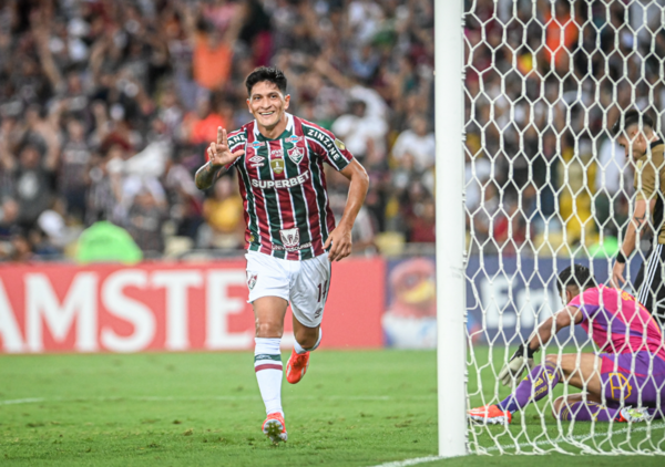 Versus / Fluminense se impone a Colo Colo y lidera el grupo de Cerro Porteño