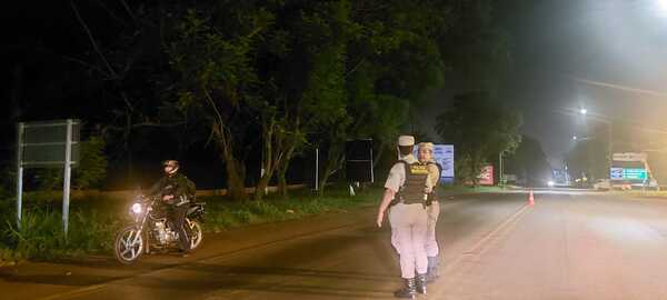 Agentes de la PMT de Hernandarias piden coimas en controles ilegales a conductores sobre Ruta PY07 - La Clave