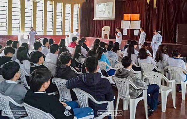 UPE promueve charla sobre tabaquismo en el Colegio Nacional Área 5 de Presidente Franco | DIARIO PRIMERA PLANA