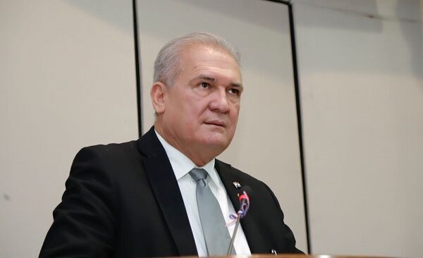Incertidumbre jurídica tras restitución de fueros a senadores