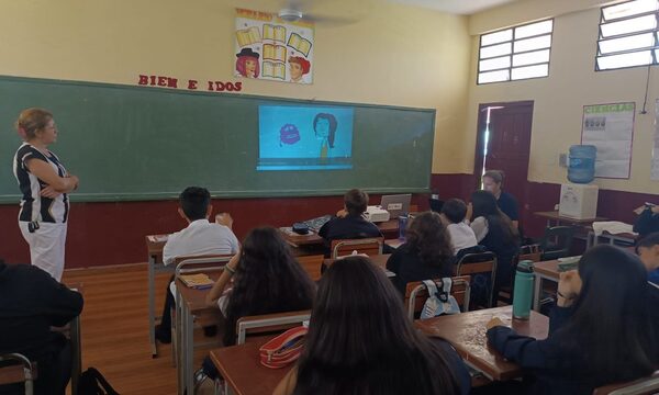 Orientan en Salud Mental a adolescentes de Presidente Franco