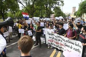 “No hay acuerdo, esto continúa”, dicen estudiantes tras reunión con legisladores - Nacionales - ABC Color