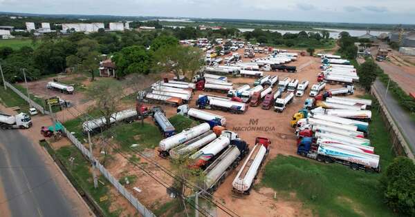 La Nación / Camioneros bolivianos varados en el estacionamiento “Avispón” - OJO Galería