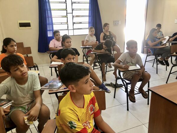 Fundación con una Sonrisa respalda el crecimiento integral de niños mediante talleres y almuerzos comunitarios