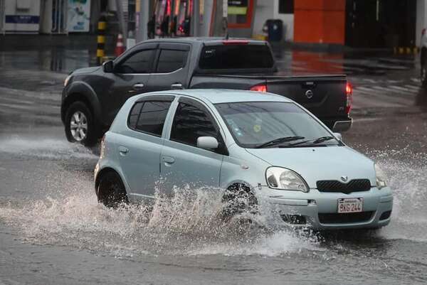 Alerta en 13 departamentos: prevén tormentas para esta tarde - Clima - ABC Color