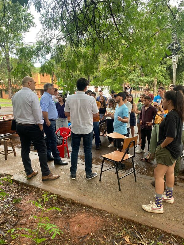 Gobierno buscó dialogo con universitarios de la UNA, pero no hubo apertura de estudiantes - .::Agencia IP::.