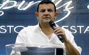 Pastor Insfrán inicia huelga de hambre en prisión y exige traslado