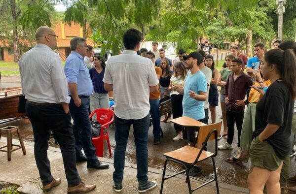 Estudiantes se niegan a dialogar con el gobierno