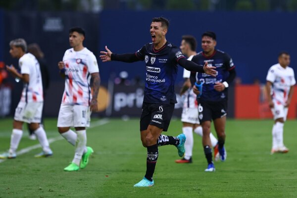 Versus / El IDV de Luis Zárate derrota al San Lorenzo de Adam Bareiro e Iván Leguizamón