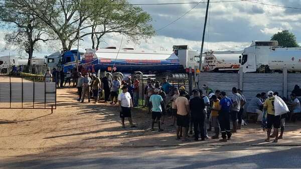 Régimen aduanero permite reexportar combustibles al mercado boliviano - Economía - ABC Color