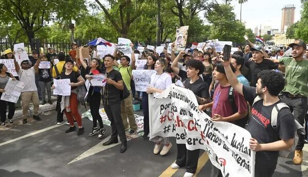 Hambre Cero: Suman las protestas, expulsan del campus a ministros del MEC y Congreso convoca a estudiantes para hoy - Nacionales - ABC Color