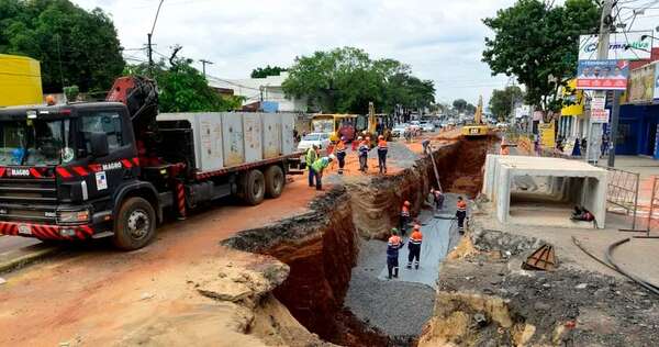 AUDIO: Vence plazo de fiscalía para acusar a responsables del fracasado metrobús - La Primera Mañana - ABC Color