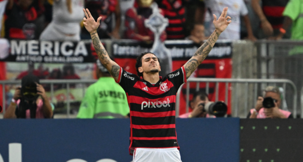 Versus / Pedro guía al Flamengo a su primer triunfo en la Libertadores 2024