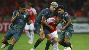 Tomayapo arranca histórico empate en Brasil en su primer partido en el extranjero