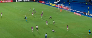 Versus / La curiosa actitud de un defensor de Alianza Lima en el gol de Cerro Porteño