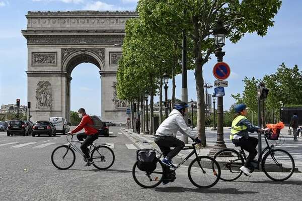 La bici supera a los coches como medio de movilidad en París - Estilo de vida - ABC Color