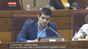 Estudiante a viceministro Mora: "piloteás y parecés uno de nosotros en nuestros exámenes más difíciles" - Megacadena - Diario Digital