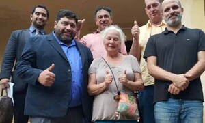 Mujer que fue detenida por dos plantines de marihuana seguirá en su casa – Prensa 5
