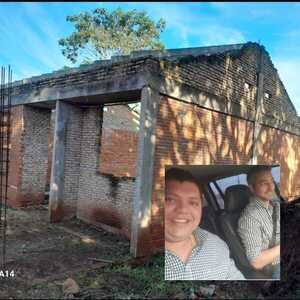 Construcción de "aulas - covid" abandonadas desde el año 2020 en Amambay