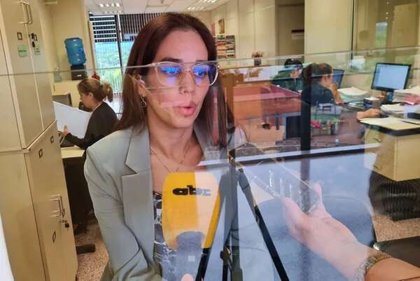 Arresto domiciliario y fianza de G. 50 millones para la mujer imputada por dos plantas de marihuana - Policiales - ABC Color