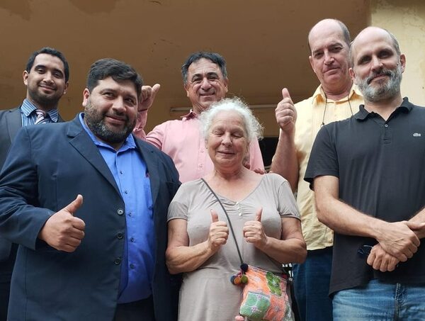 Fiscal pide sobreseimiento para mujer imputada por portar macetas de marihuana · Radio Monumental 1080 AM