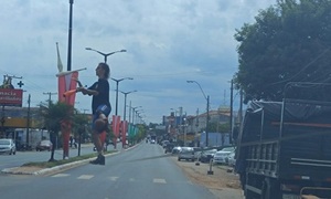 Municipalidad de Coronel Oviedo retiró peligrosos cabos y despejó las calles de malabaristas