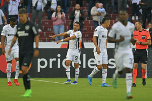 Versus / Liga de Quito, con Alex Arce, venció al Botafogo de Fernández y Romero